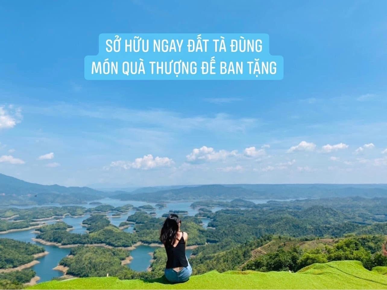 Toàn cảnh hồ Tà Đùng nhìn từ trên cao với nhiều đảo nhỏ